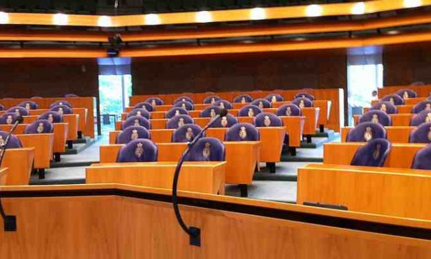 Motie van het lid Smeulders c.s. over bijstandsregels voor jongeren tot 27 jaar versoepelen