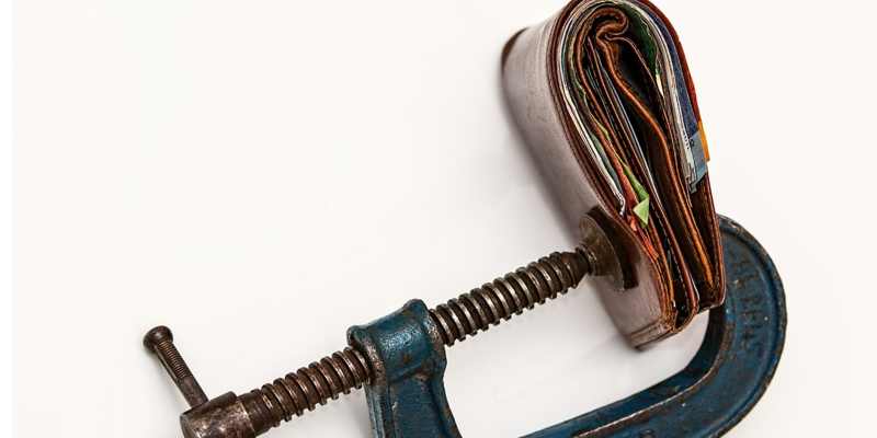 Onderzoek Schuldenaars onder schrikbewind: ‘Ik ben financieel gehandicapt gemaakt’