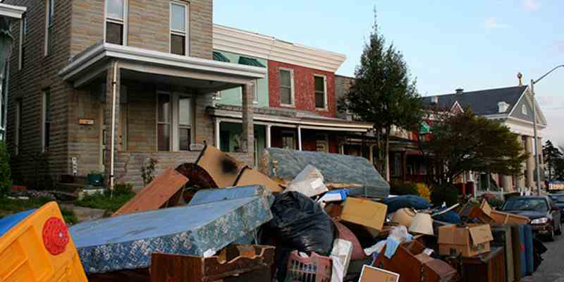 Deurwaarders ontruimen steeds minder huizen