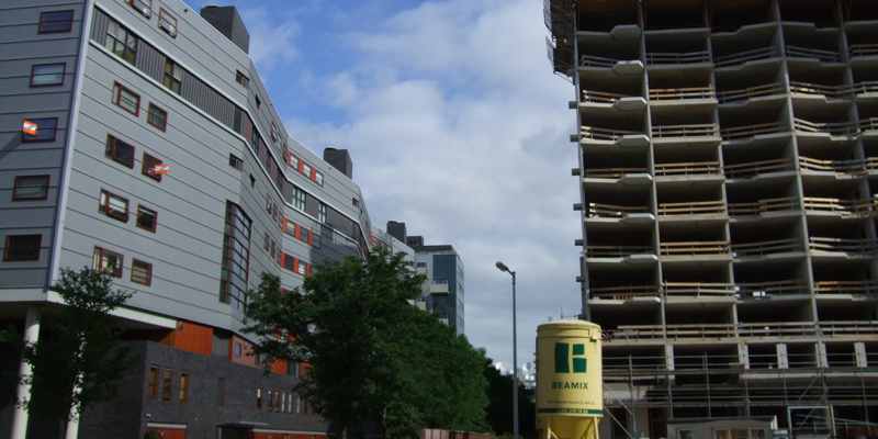Amsterdam wil tienduizenden nieuwe woningen uit de grond stampen