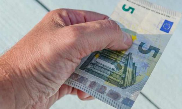 Geld geven aan een dakloze: doen of niet?