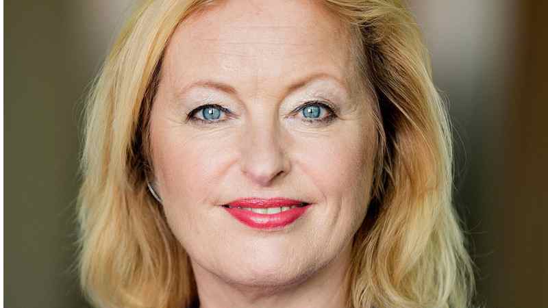 Oud-minister Bussemaker gelooft niet meer in de participatiemaatschappij