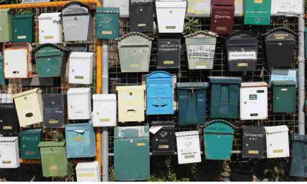 Staatssecretaris Raymond Knops (Binnenlandse Zaken, CDA) wil weigergemeenten niet ‘namen en shamen’