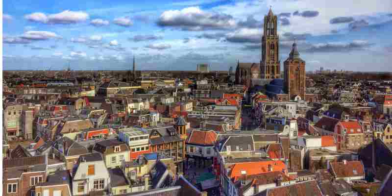 Slapende Polen op de grond en dagelijks een schone onderbroek: dit is het rauwe leven in de daklozenopvang