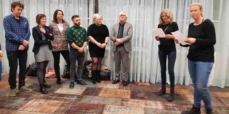 Petitie ‘Laat daklozen niet in de kou liggen’ aangeboden aan raadsleden en wethouder Bert van Alphen