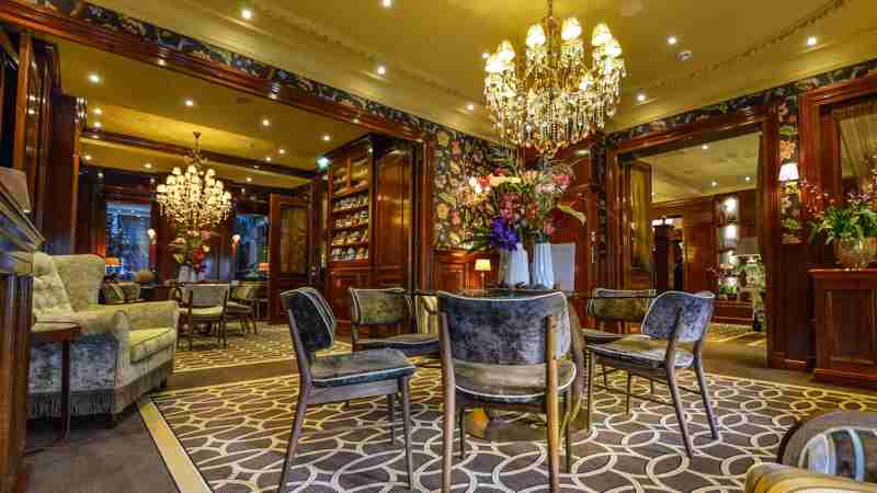 ‘Breng daklozen onder in leegstaande hotelkamers’