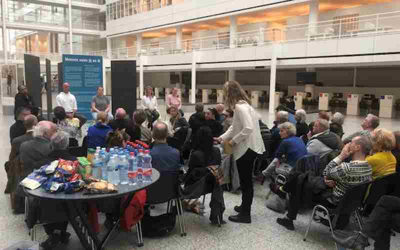 Foto’s opening expositie ‘Mensen zoals jij en ik’ 3 maart 2020 in het atrium van het stadhuis