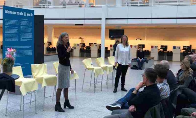 Foto’s opening expositie ‘Mensen zoals jij en ik’ 3 maart 2020 in het atrium van het stadhuis