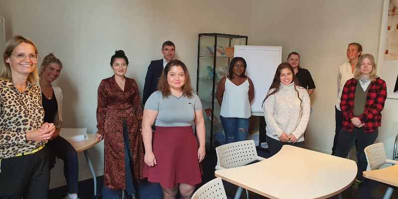 Staatssecretaris Blokhuis gaat het gesprek aan met jongeren