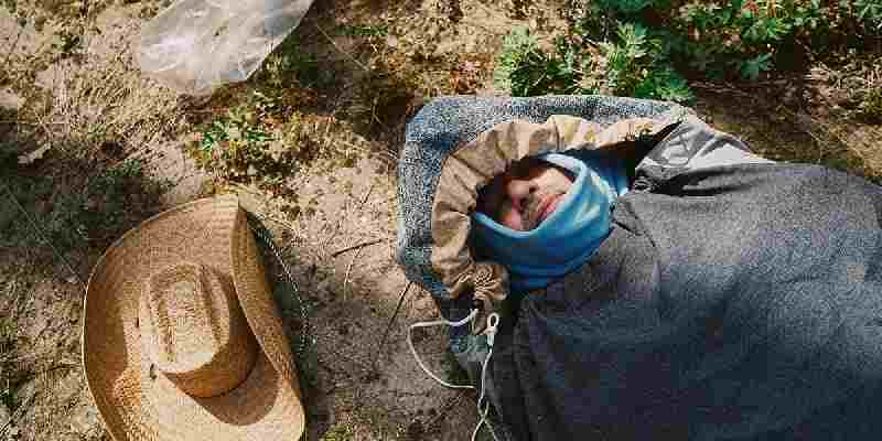 Vlissingen: Droog en warm slapen dankzij slaapzaktentjes voor dak- en thuislozen