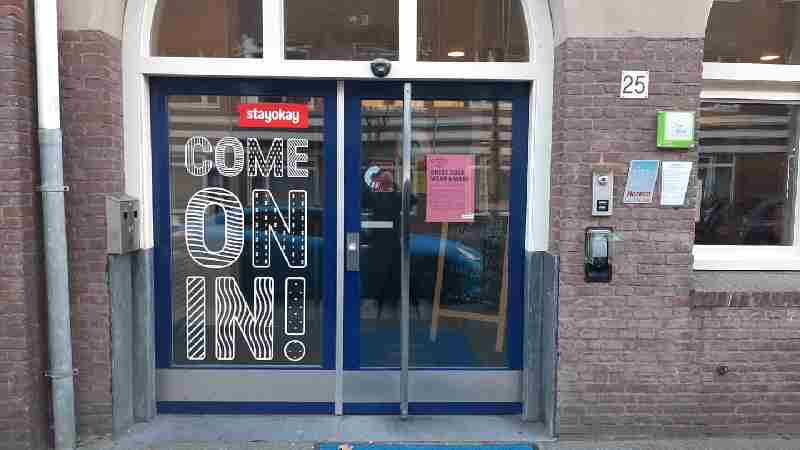Daklozen mogen langer in StayOkay hostel blijven door nieuwe maatregelen