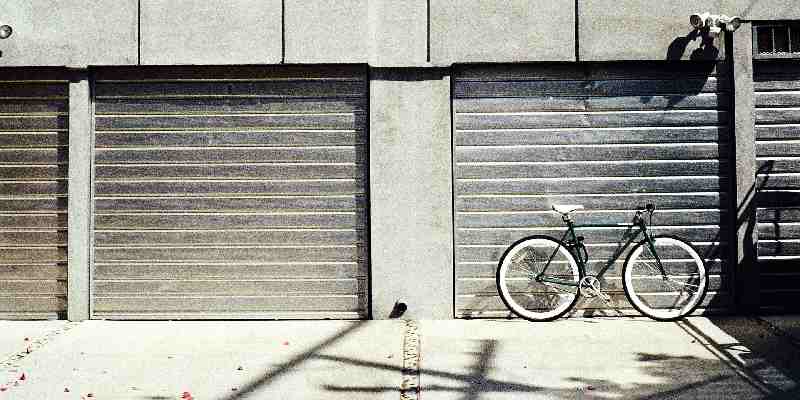 Van kelderbox naar krimpgemeente: Het verhaal van de zoektocht naar een huis voor onze vrijwilligers Raymond en Laura
