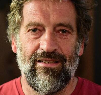 Haagse straatpastor Klaas Koffeman: Dakloze kwam altijd met zijn kraai naar de kerk