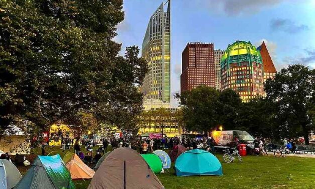 In gesprek over dakloosheid op Werelddaklozendag