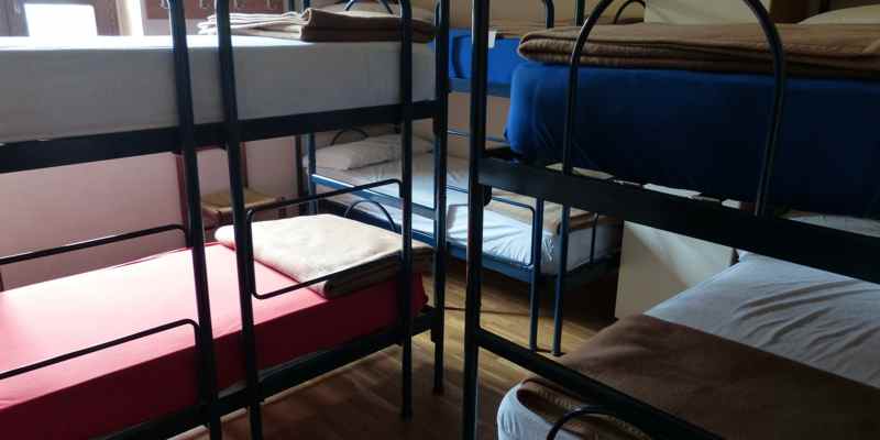 Rumoerige nachten, gestolen spullen en gratis eten: meekijken bij de winteropvang