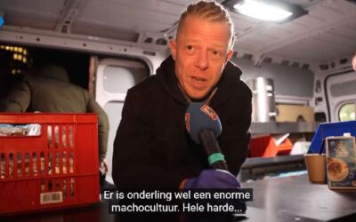 {Video) Splinternieuwe Haagse Soepbus deelt eten en drinken uit aan daklozen