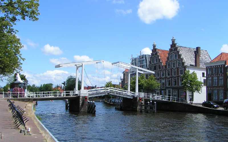 Haarlem: Ondernemers helpen dakloze jongeren