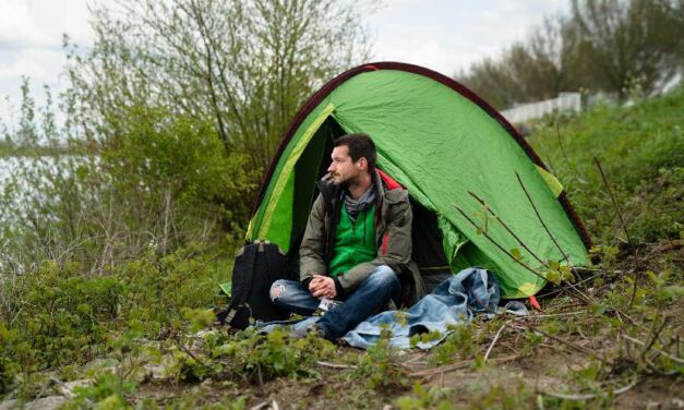 Buiten moeten slapen? Dat is geen overtreding, maar een onrecht