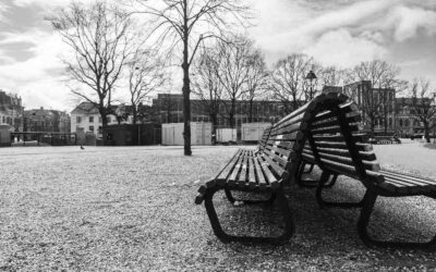 Helemaal geen boetes meer voor daklozen die buiten slapen in Amsterdam: “Middel schiet doel voorbij”