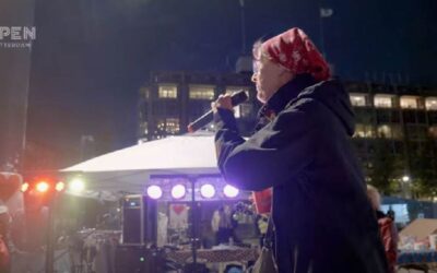 {Video} Slapen voor het stadhuis in solidariteit met daklozen: ‘Iedereen heeft recht op rust’