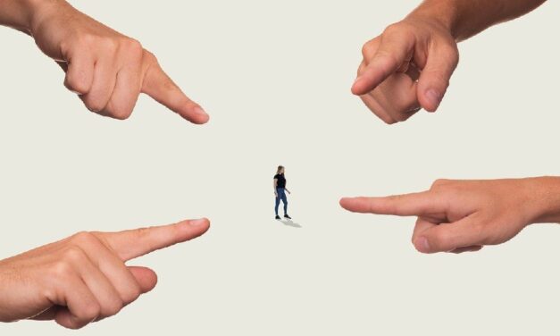 Bijstandsregels voor toeslagenslachtoffers in plaats van beloofde ‘ruimhartige’ hulp