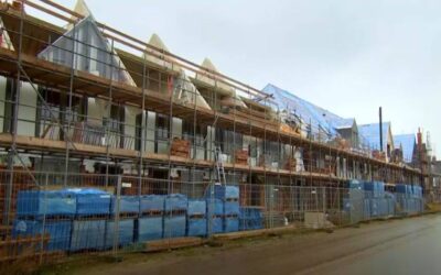 {Video} Waarom is het zó moeilijk om een huis te krijgen? | Explainer